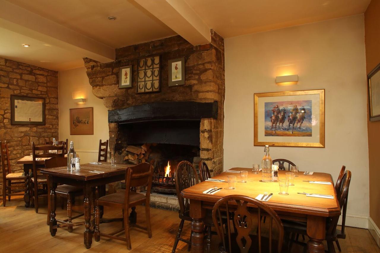 Horse And Groom Moreton-in-Marsh Eksteriør billede